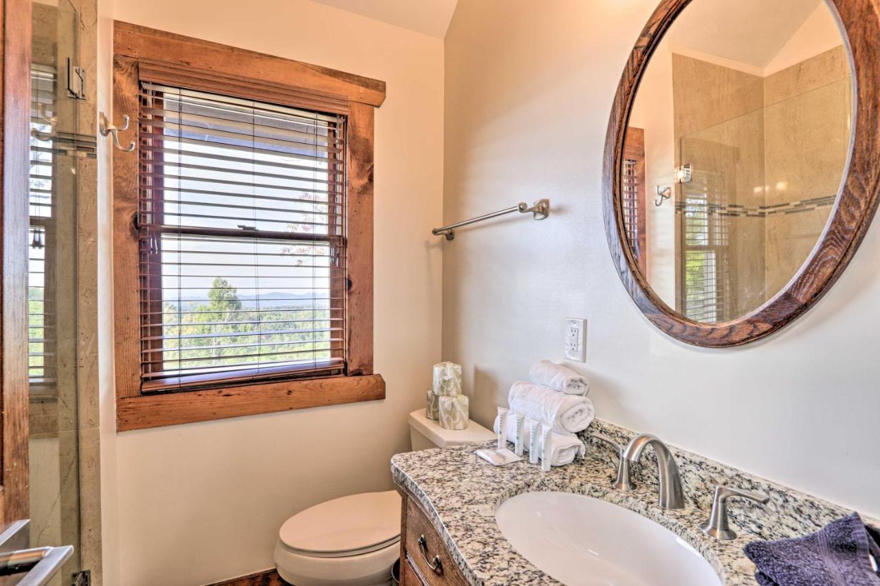 Upscale Gatlinburg Cabin Deck, Fire Pit And Hot Tub Ngoại thất bức ảnh