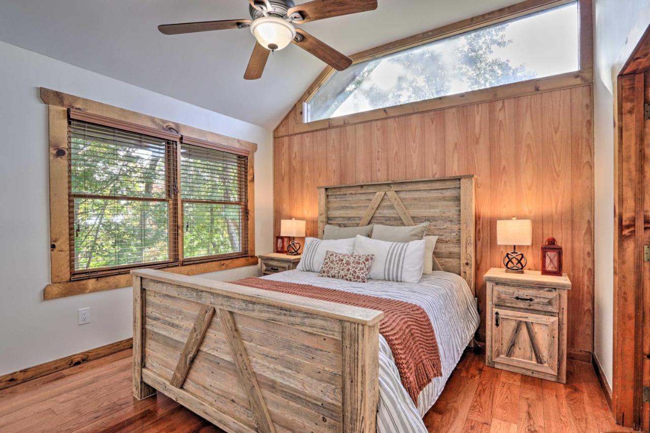 Upscale Gatlinburg Cabin Deck, Fire Pit And Hot Tub Ngoại thất bức ảnh