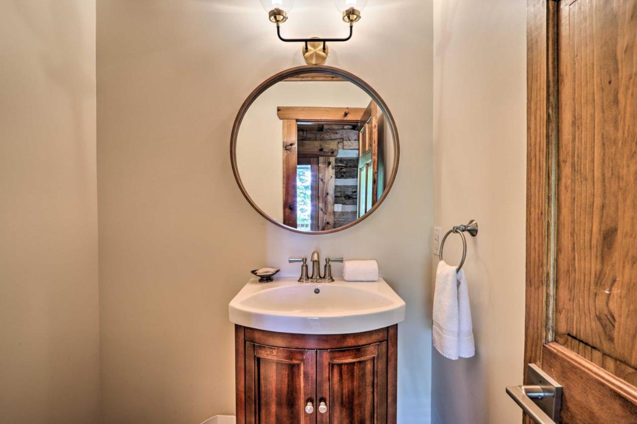 Upscale Gatlinburg Cabin Deck, Fire Pit And Hot Tub Ngoại thất bức ảnh