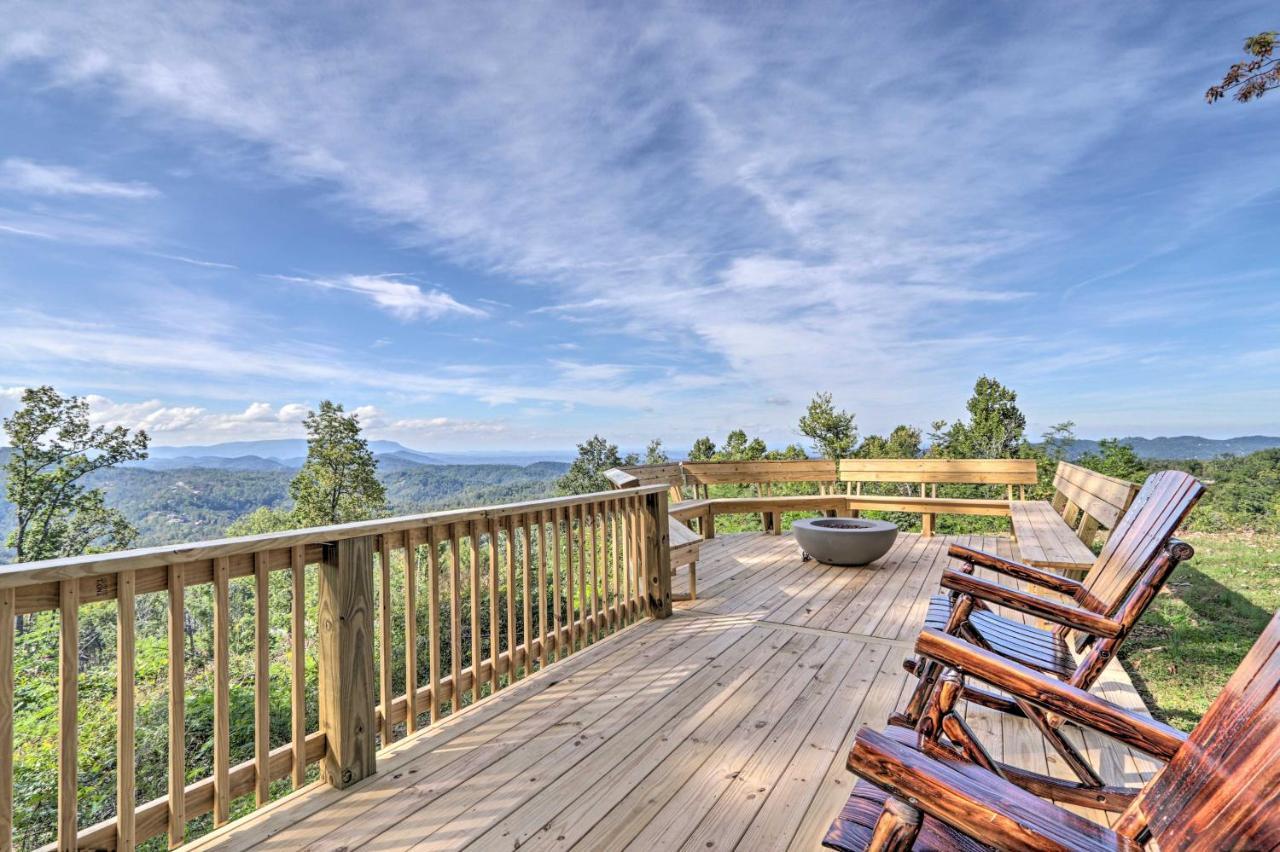 Upscale Gatlinburg Cabin Deck, Fire Pit And Hot Tub Ngoại thất bức ảnh